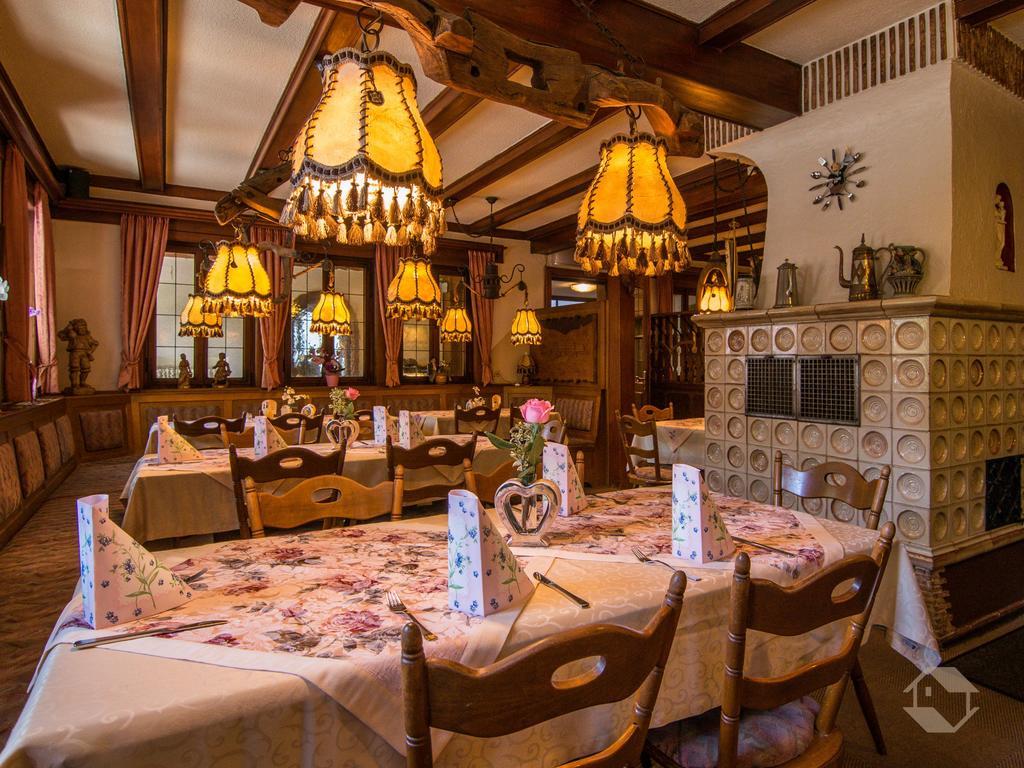 Hotel Restaurant Alte Linde Bad Wildbad Exterior foto