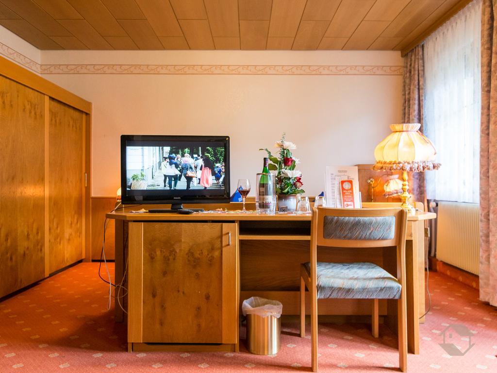 Hotel Restaurant Alte Linde Bad Wildbad Exterior foto